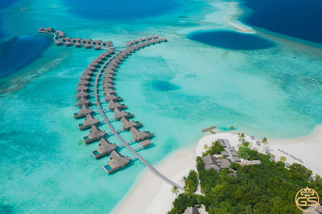 Vakkaru-Maldives_Over-Water-Villas-Aerial-min_logo